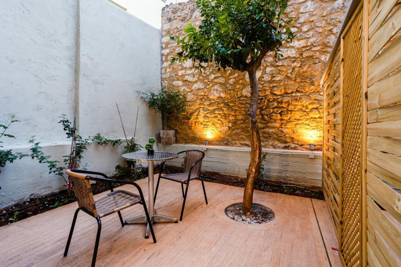 Uncover Kalamata'S Hidden Gem - Cosy City Nest מראה חיצוני תמונה